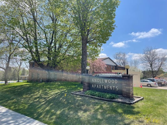 Knollwood Apartments property
